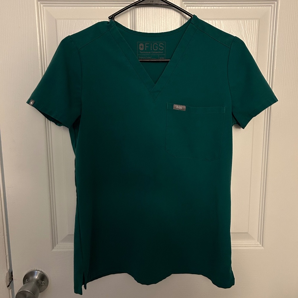 FIGS Scrub top